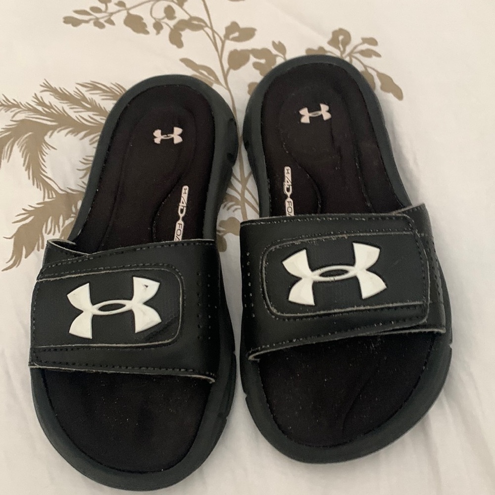 Boys Under Armour slides